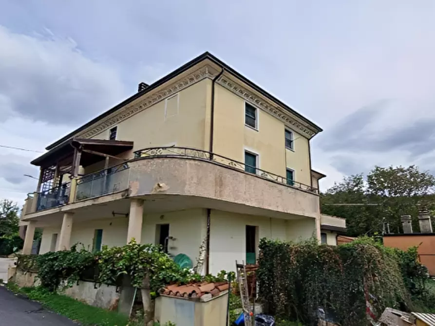 Immagine 3 di Appartamento in vendita  in Strada Ponte Resina Monte Acutello 7 a Perugia