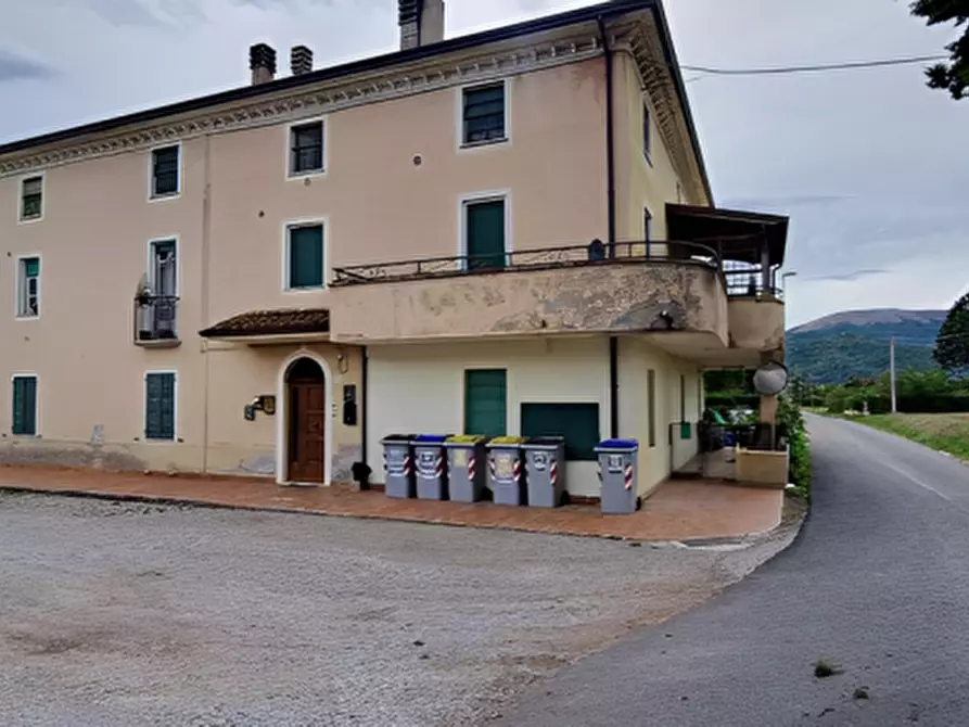 Immagine 4 di Appartamento in vendita  in Strada Ponte Resina Monte Acutello 7 a Perugia
