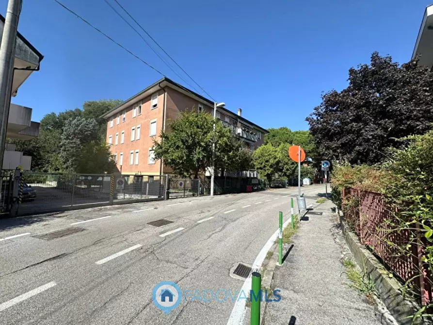 Immagine 34 di Appartamento in vendita  in Via Antonio Tonzig a Padova