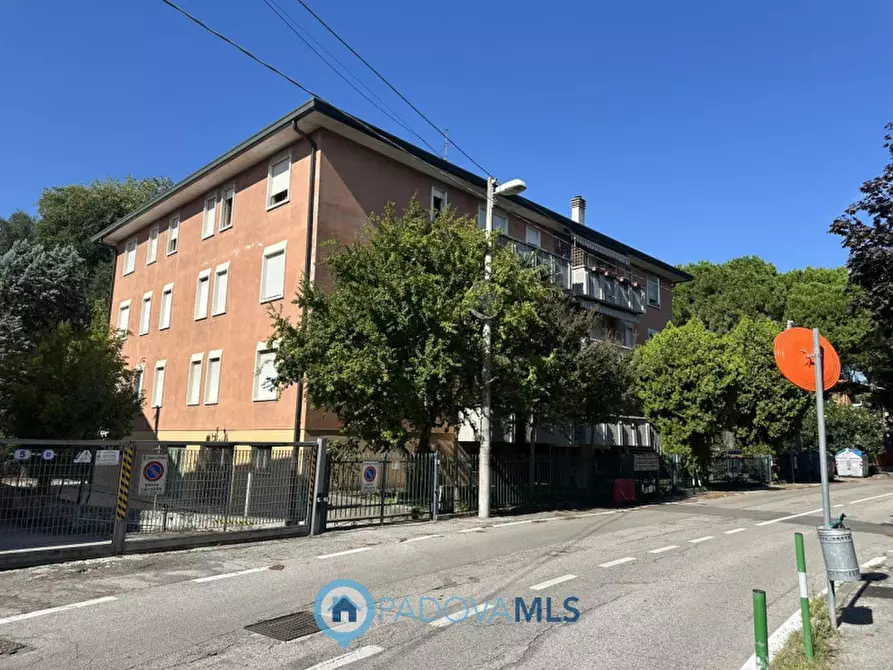 Immagine 34 di Appartamento in vendita  in via Antonio Tanzig 1G a Padova