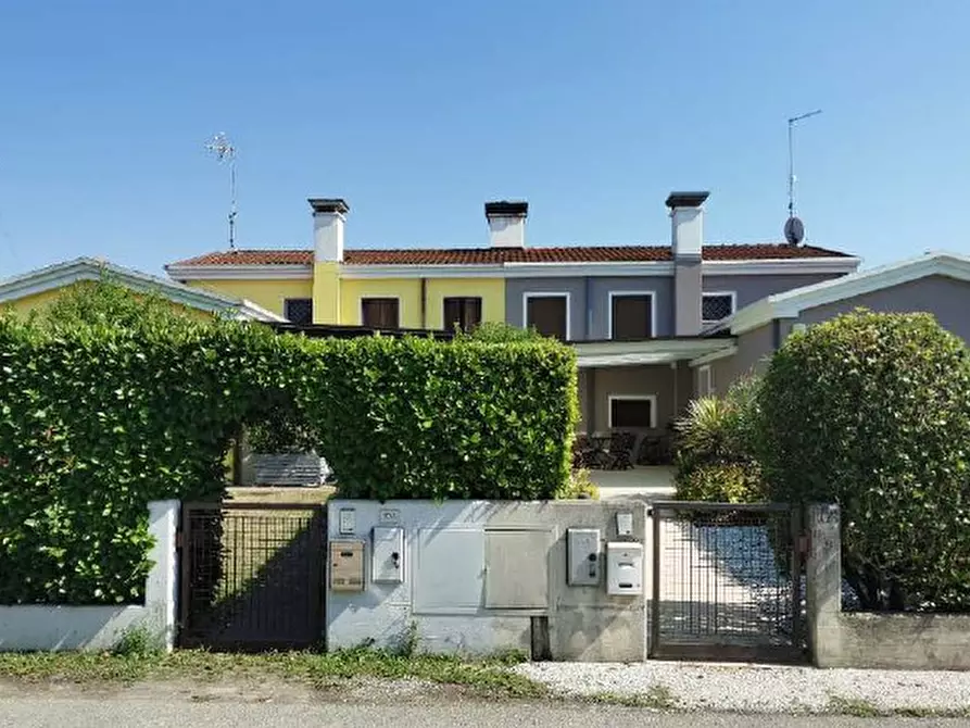Immagine 1 di Casa bifamiliare in vendita  in Via Danubio, 108 a San Donà Di Piave