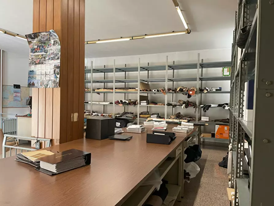 Immagine 6 di Negozio in vendita  in Stra P.zza Marconi a Stra