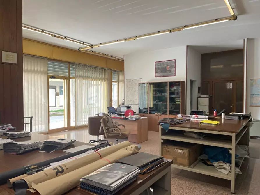 Immagine 11 di Negozio in vendita  in Stra P.zza Marconi a Stra