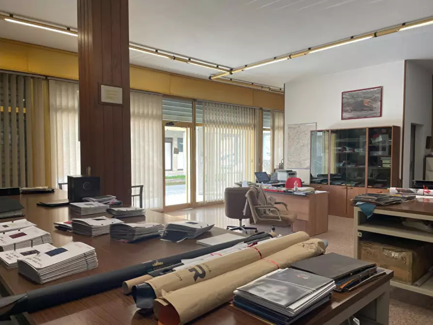 Immagine 12 di Negozio in vendita  in Stra P.zza Marconi a Stra