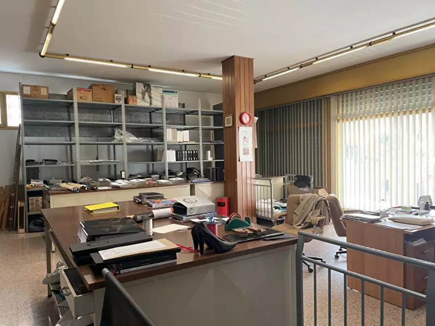 Immagine 15 di Negozio in vendita  in Stra P.zza Marconi a Stra