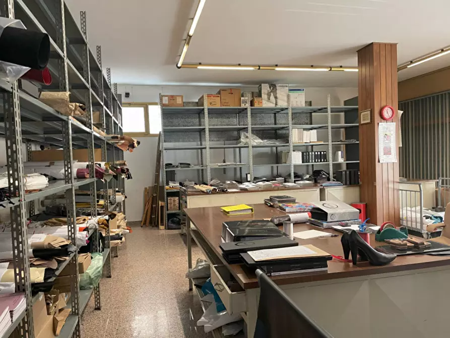 Immagine 16 di Negozio in vendita  in Stra P.zza Marconi a Stra