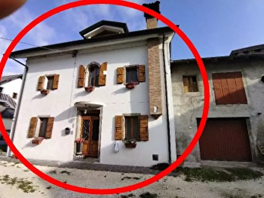 Immagine 1 di Casa indipendente in vendita  in Via della Grotta, 12 a Alpago