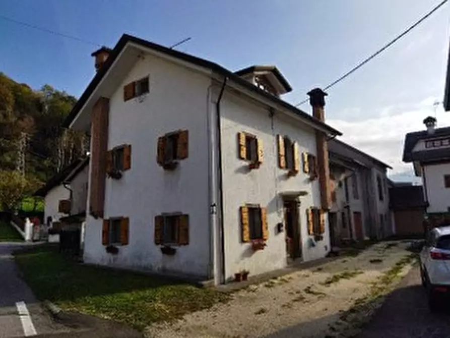 Immagine 2 di Casa indipendente in vendita  in Via della Grotta, 12 a Alpago