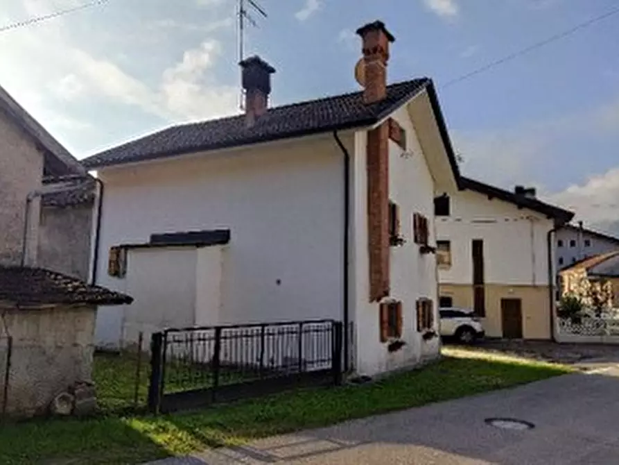 Immagine 3 di Casa indipendente in vendita  in Via della Grotta, 12 a Alpago