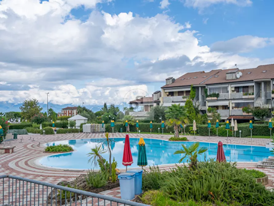 Immagine 6 di Appartamento in vendita  a Desenzano Del Garda