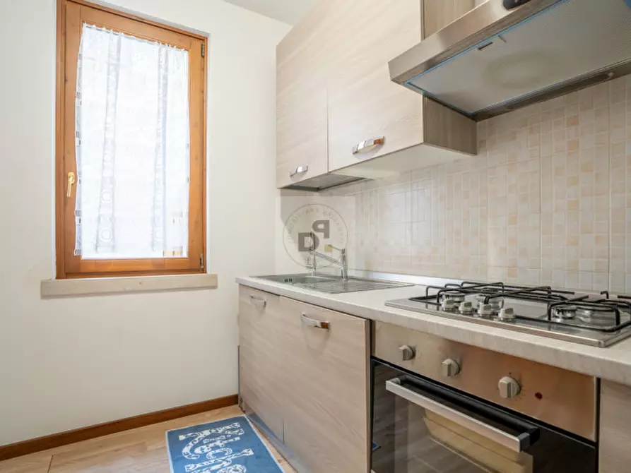 Immagine 13 di Appartamento in vendita  a Desenzano Del Garda