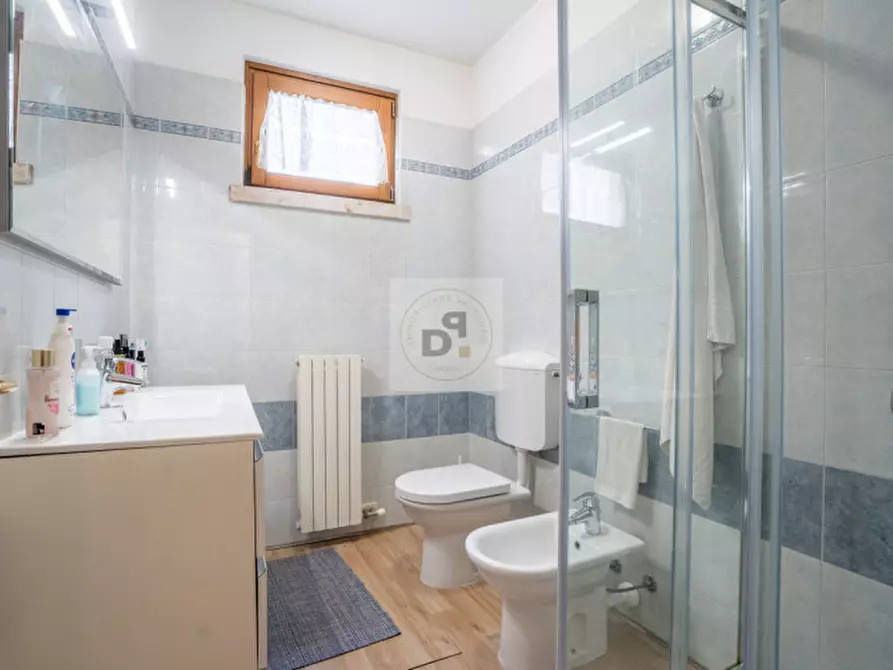 Immagine 15 di Appartamento in vendita  a Desenzano Del Garda