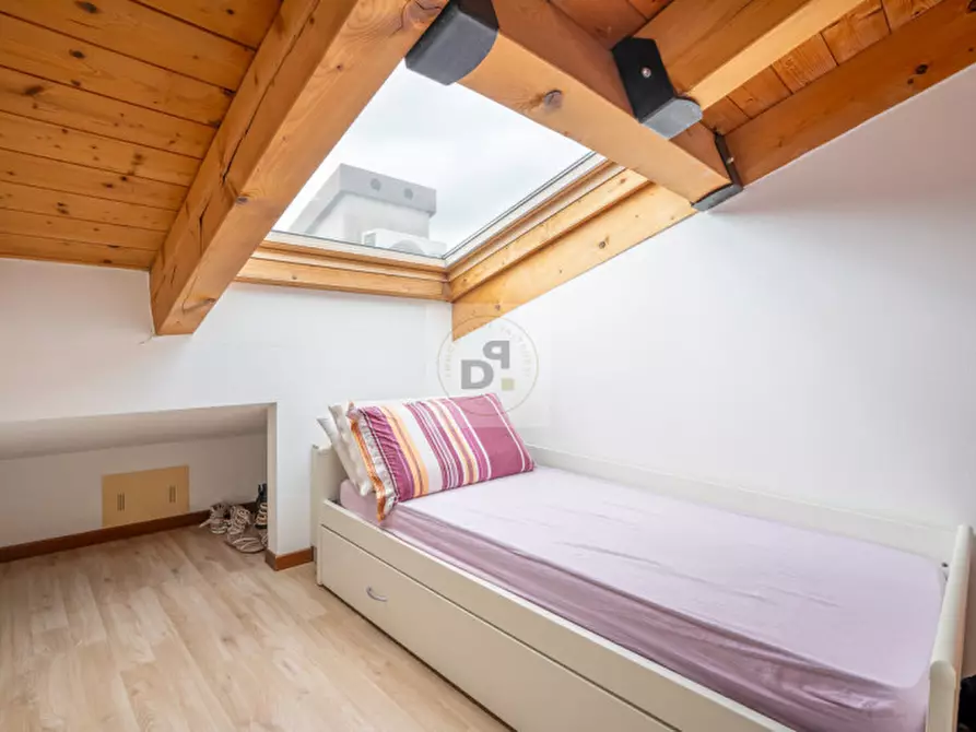 Immagine 19 di Appartamento in vendita  a Desenzano Del Garda