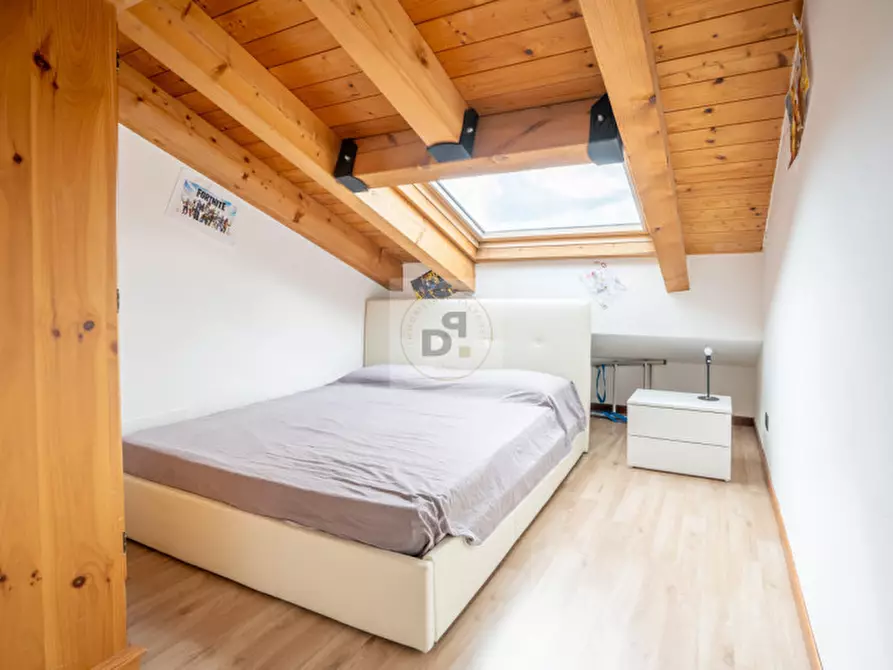 Immagine 22 di Appartamento in vendita  a Desenzano Del Garda