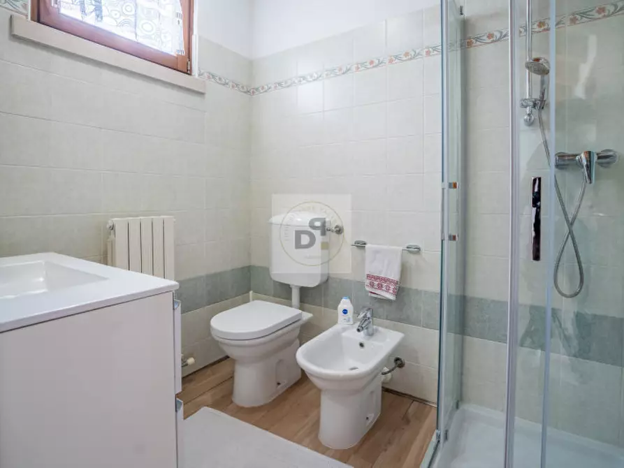 Immagine 26 di Appartamento in vendita  a Desenzano Del Garda