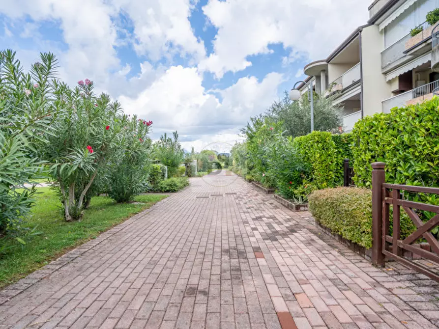 Immagine 32 di Appartamento in vendita  a Desenzano Del Garda