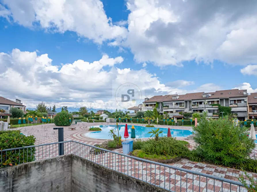 Immagine 37 di Appartamento in vendita  a Desenzano Del Garda