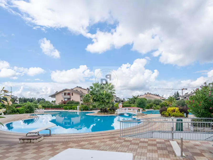 Immagine 42 di Appartamento in vendita  a Desenzano Del Garda