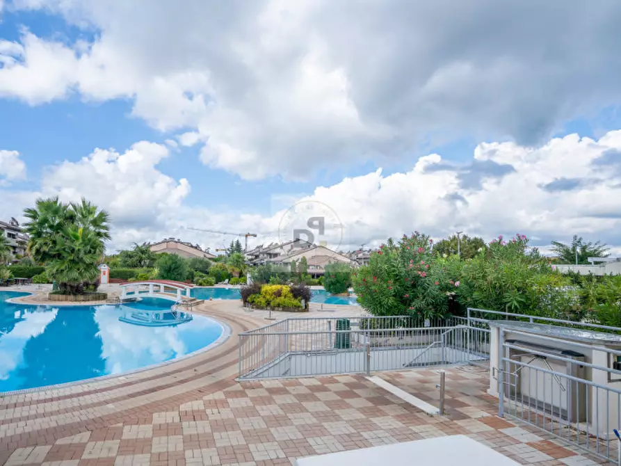 Immagine 44 di Appartamento in vendita  a Desenzano Del Garda