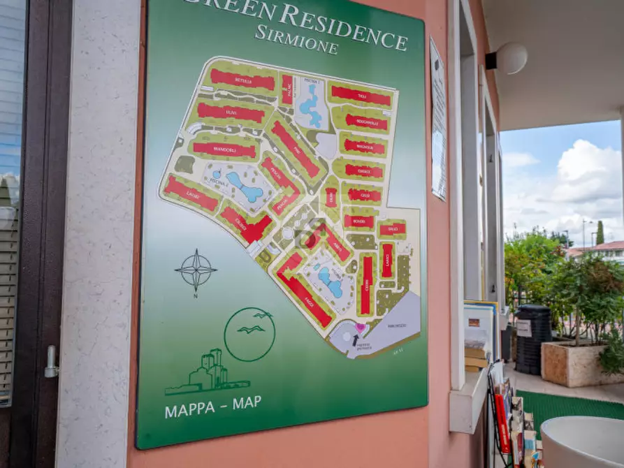 Immagine 45 di Appartamento in vendita  a Desenzano Del Garda