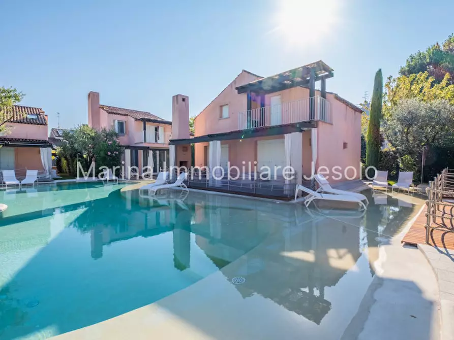 Immagine 3 di Villa in vendita  in Via Cavalieri di Vittorio Veneto a Jesolo