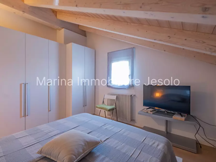 Immagine 25 di Villa in vendita  in Via Cavalieri di Vittorio Veneto a Jesolo