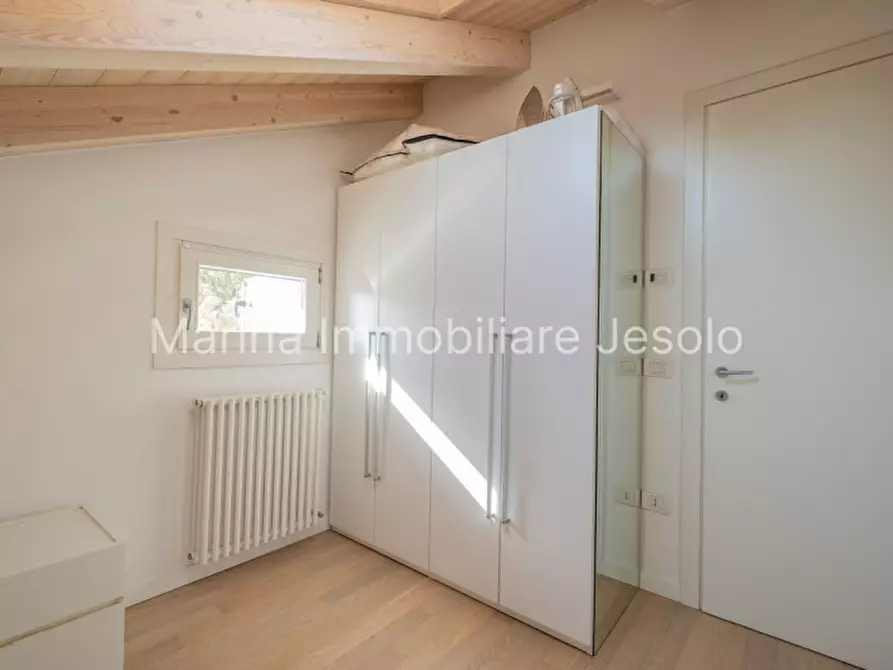 Immagine 25 di Villa in vendita  in Via Cavalieri di Vittorio Veneto a Jesolo