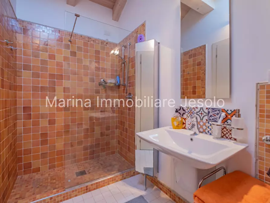Immagine 30 di Villa in vendita  in Via Cavalieri di Vittorio Veneto a Jesolo