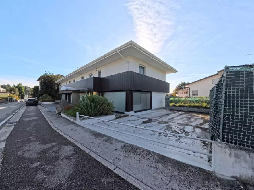 Immagine 1 di Casa bifamiliare in vendita  in Via Gallerio 21/23 a Tricesimo