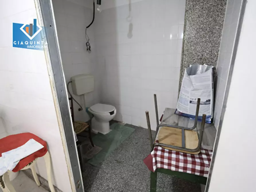 Immagine 5 di Negozio in affitto  in Via Roma n. 51 a Palagonia