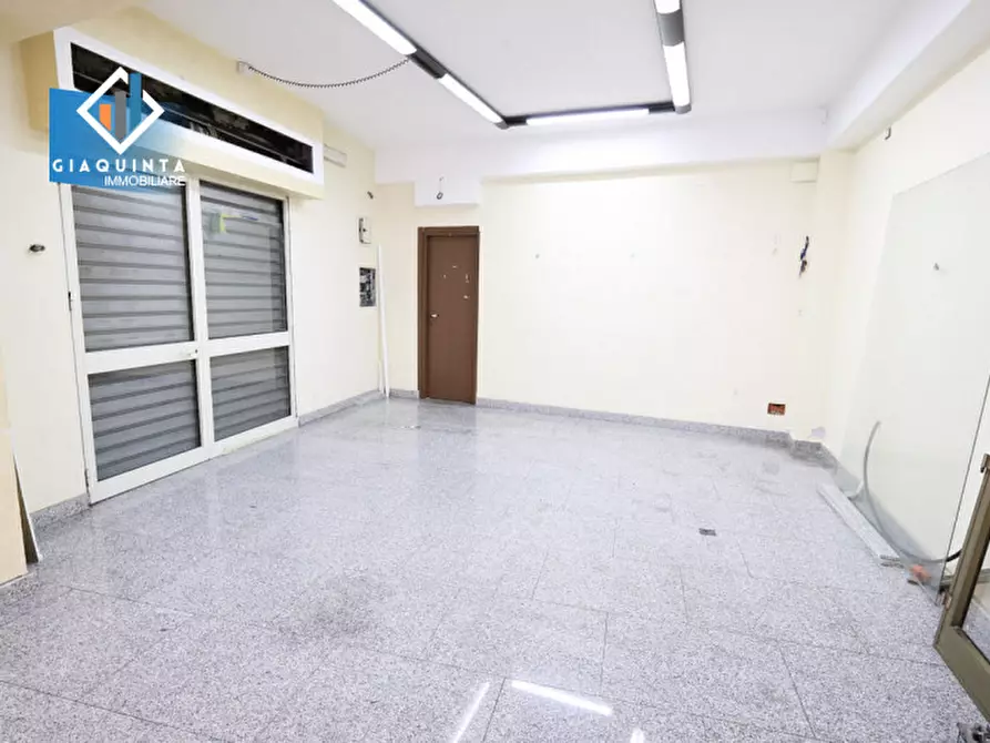 Immagine 6 di Negozio in affitto  in Via Roma n. 51 a Palagonia