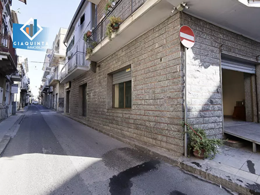 Immagine 9 di Negozio in affitto  in Via Roma n. 51 a Palagonia