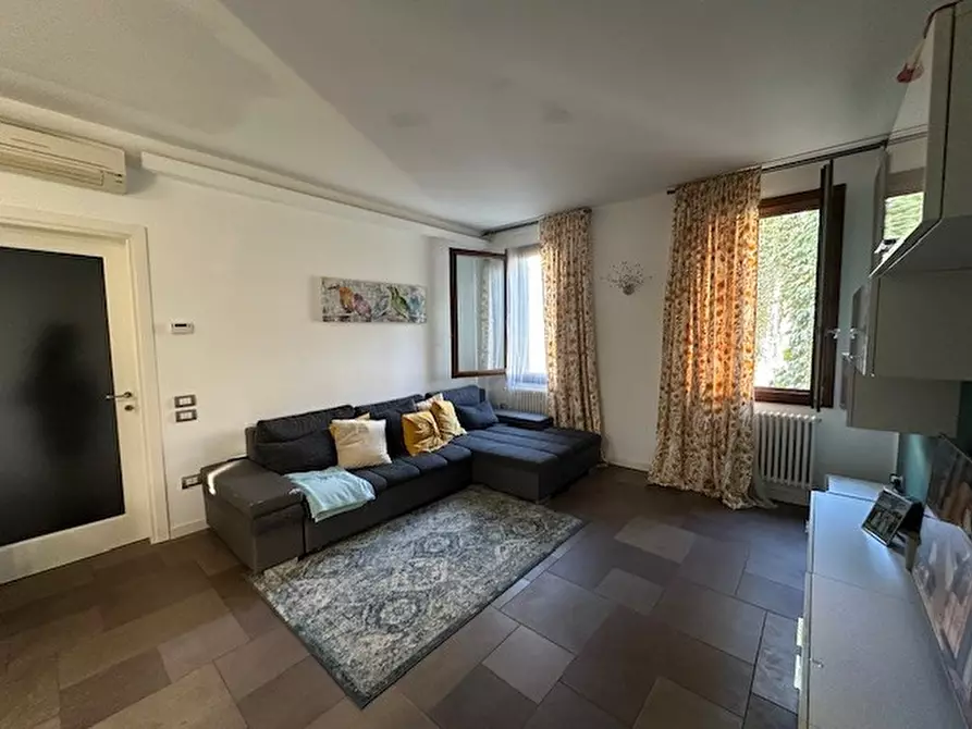 Immagine 1 di Casa quadrifamiliare in vendita  in via Michelangelo Buonarroti a Padova