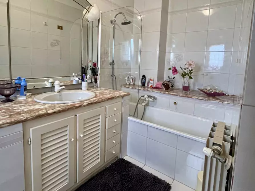 Immagine 43 di Attico in vendita  in Via Salvatore Fera a Olbia