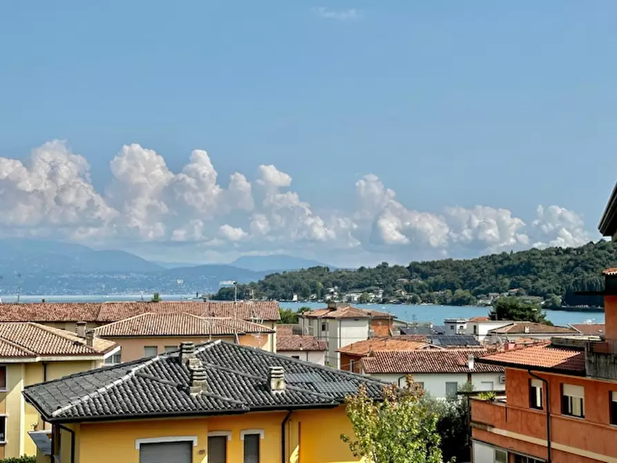 Immagine 1 di Appartamento in vendita  in Via Agazzi Sorelle a Salò