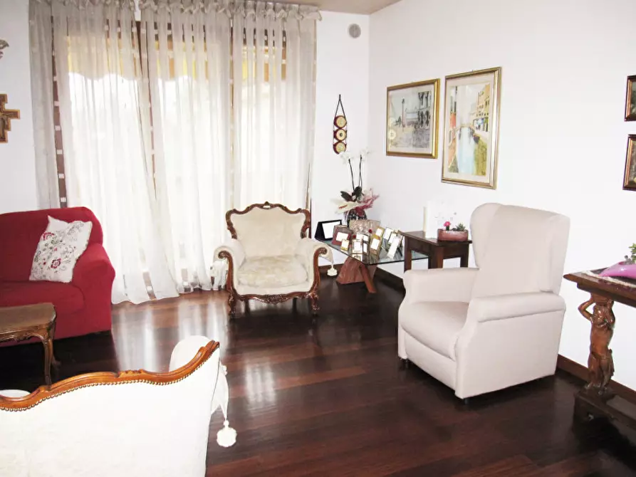 Immagine 3 di Appartamento in vendita  in Via Capitanio a Spinea