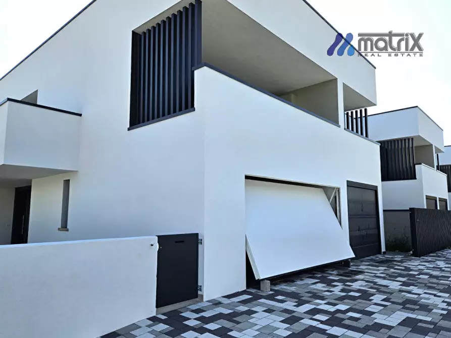 Immagine 5 di Villa in vendita  in Via Piave a Fosso'