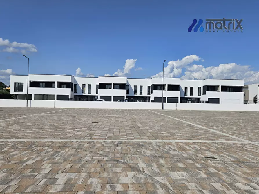 Immagine 6 di Villa in vendita  in Via Piave a Fosso'