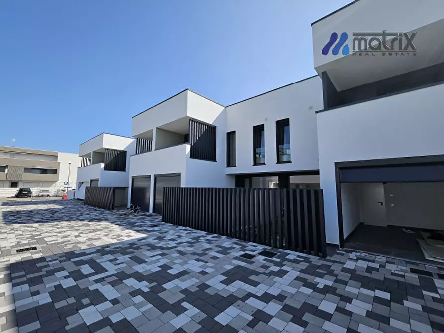 Immagine 7 di Villa in vendita  in Via Piave a Fosso'