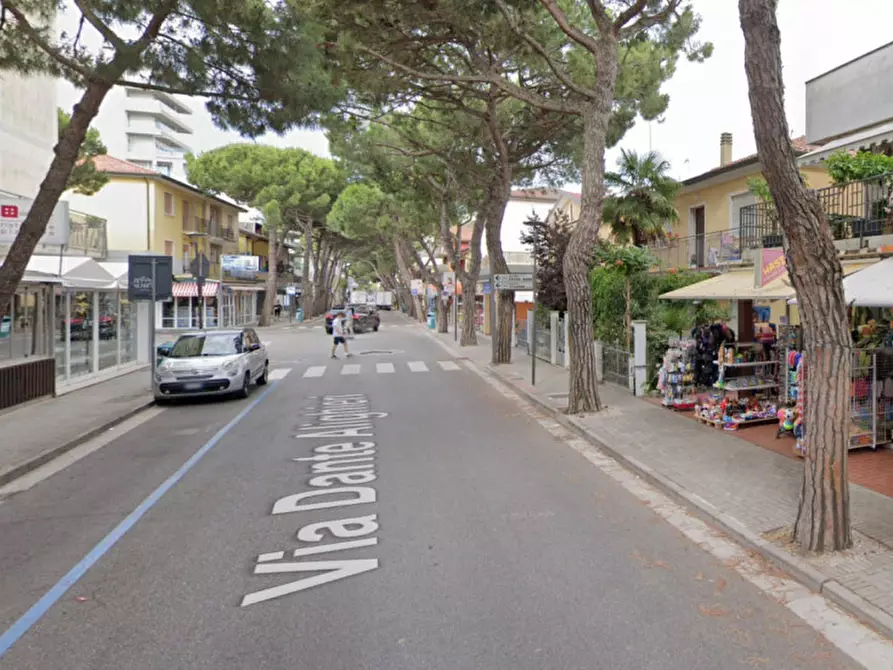 Immagine 2 di Negozio in vendita  a Jesolo