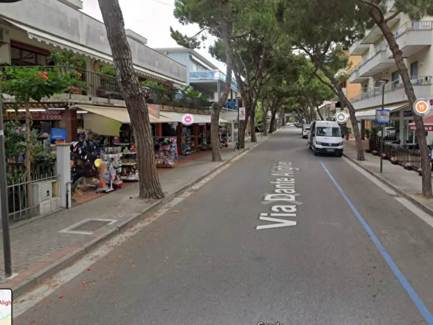 Immagine 3 di Negozio in vendita  a Jesolo