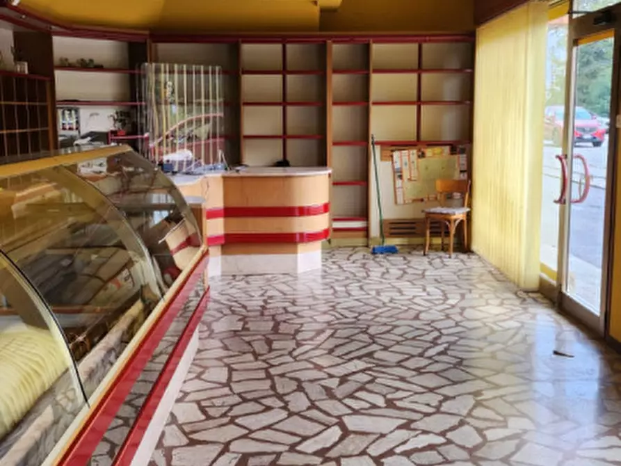 Immagine 4 di Negozio in affitto  in Via Brentella a Selvazzano Dentro