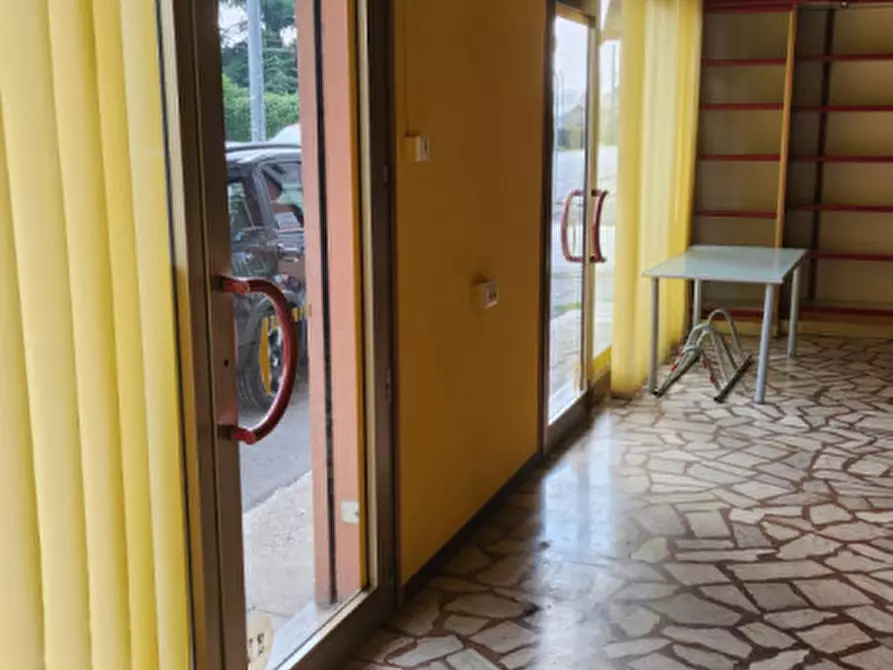 Immagine 6 di Negozio in affitto  in Via Brentella a Selvazzano Dentro