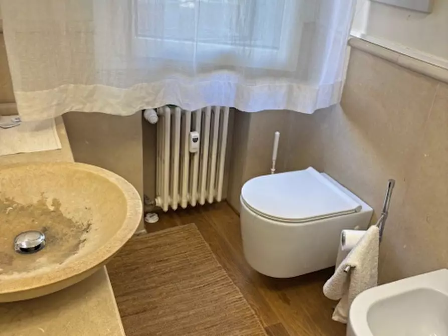 Immagine 15 di Appartamento in vendita  in via degli zabarella a Padova