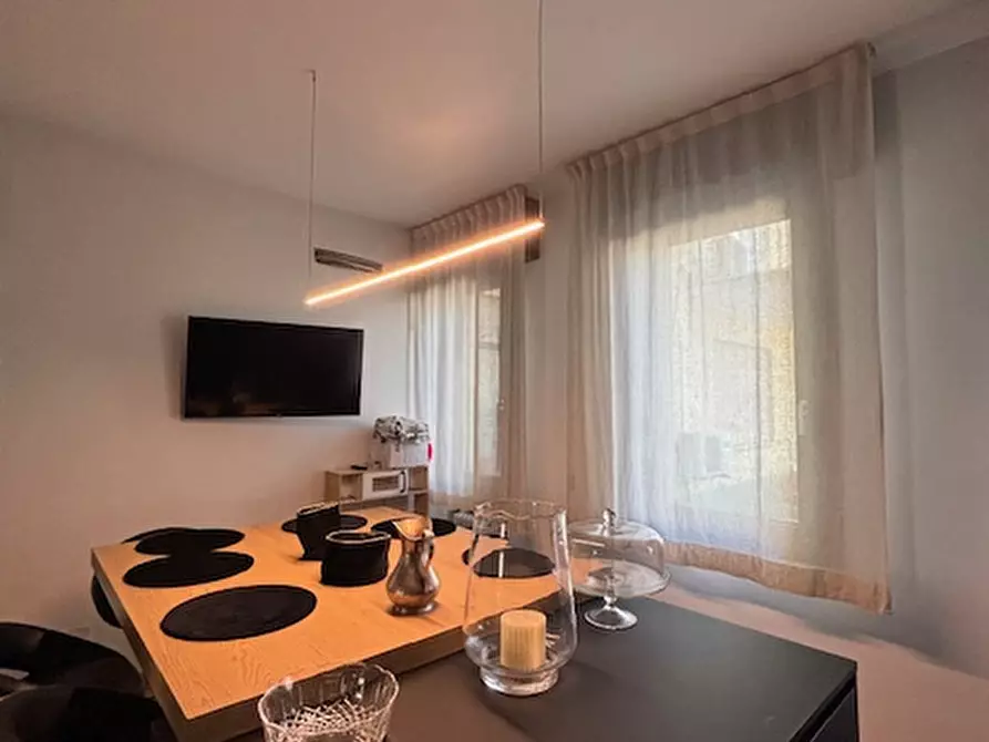 Immagine 36 di Appartamento in vendita  in via degli zabarella a Padova