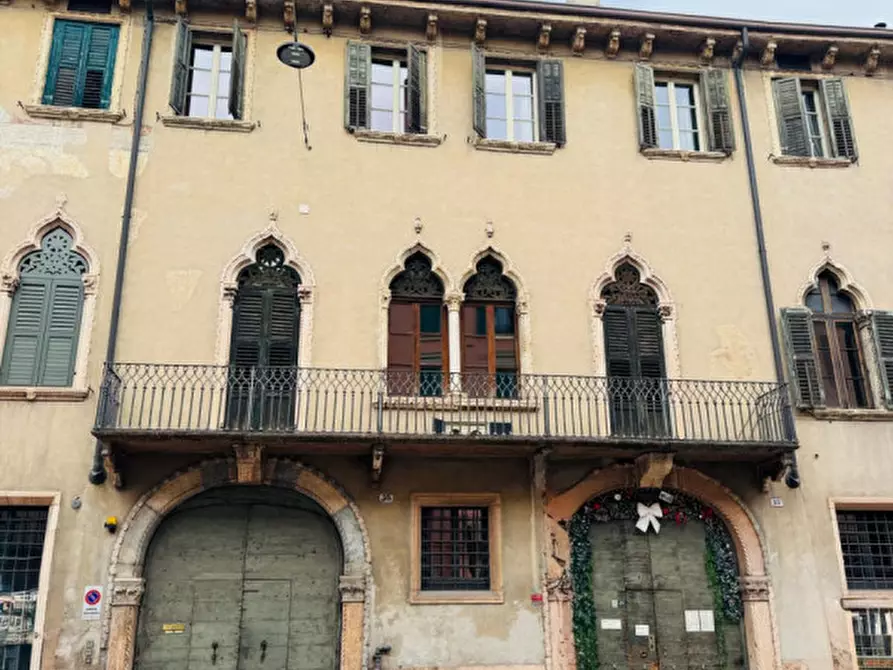 Immagine 1 di Negozio in vendita  in Via Venti Settembre a Verona
