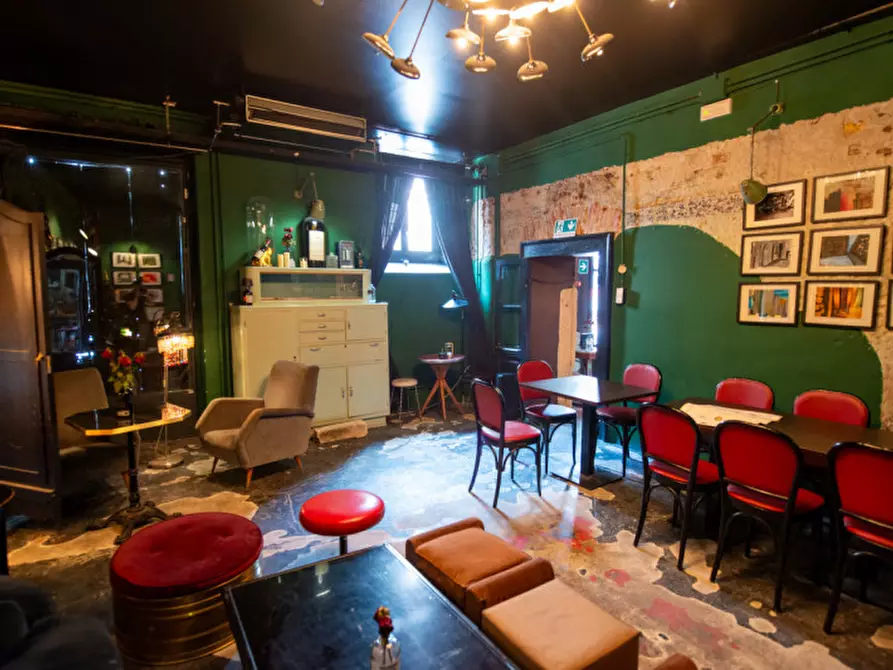 Immagine 3 di Negozio in vendita  in Via Venti Settembre a Verona