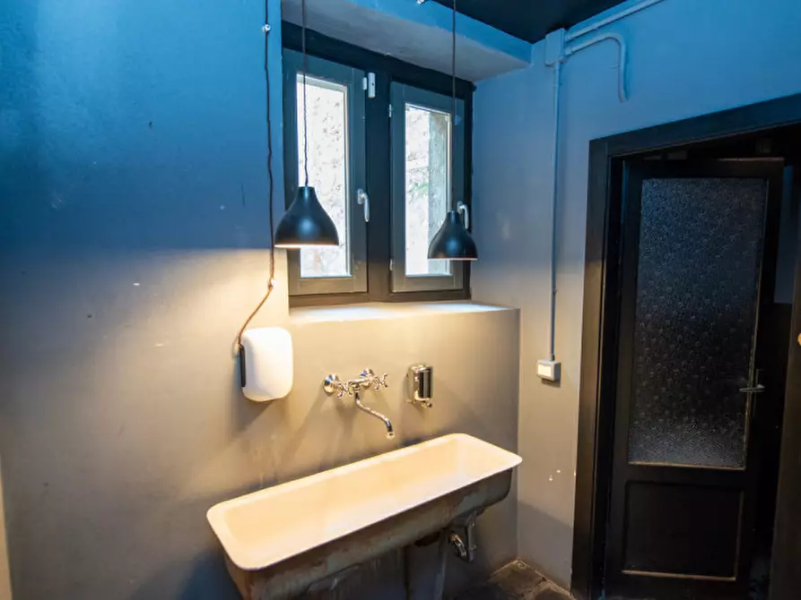 Immagine 7 di Negozio in vendita  in Via Venti Settembre a Verona