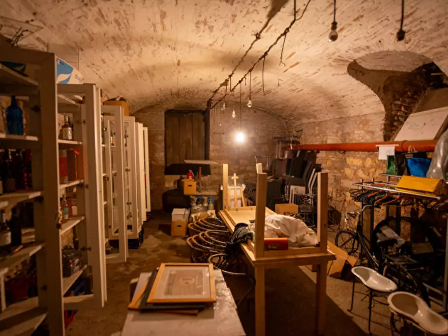 Immagine 24 di Negozio in vendita  in Via Venti Settembre a Verona