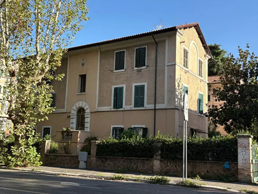 Immagine 11 di Appartamento in vendita  in Viale Jonio a Roma